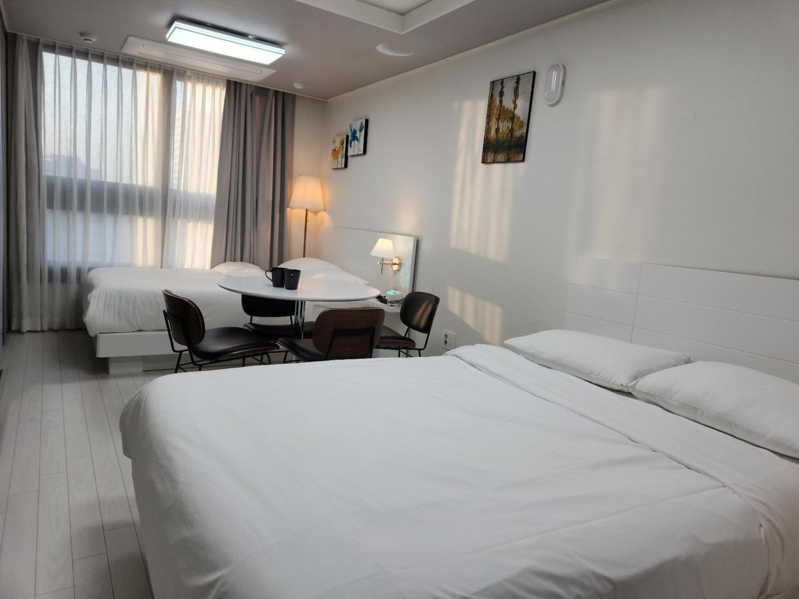 Daegu Star B&B Dsr Hotel Lily Exterior photo