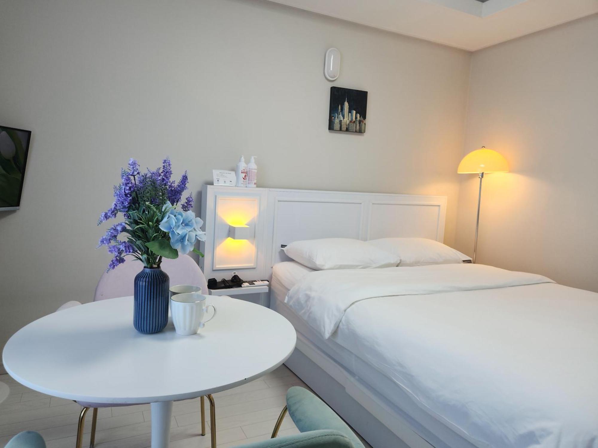 Daegu Star B&B Dsr Hotel Lily Room photo
