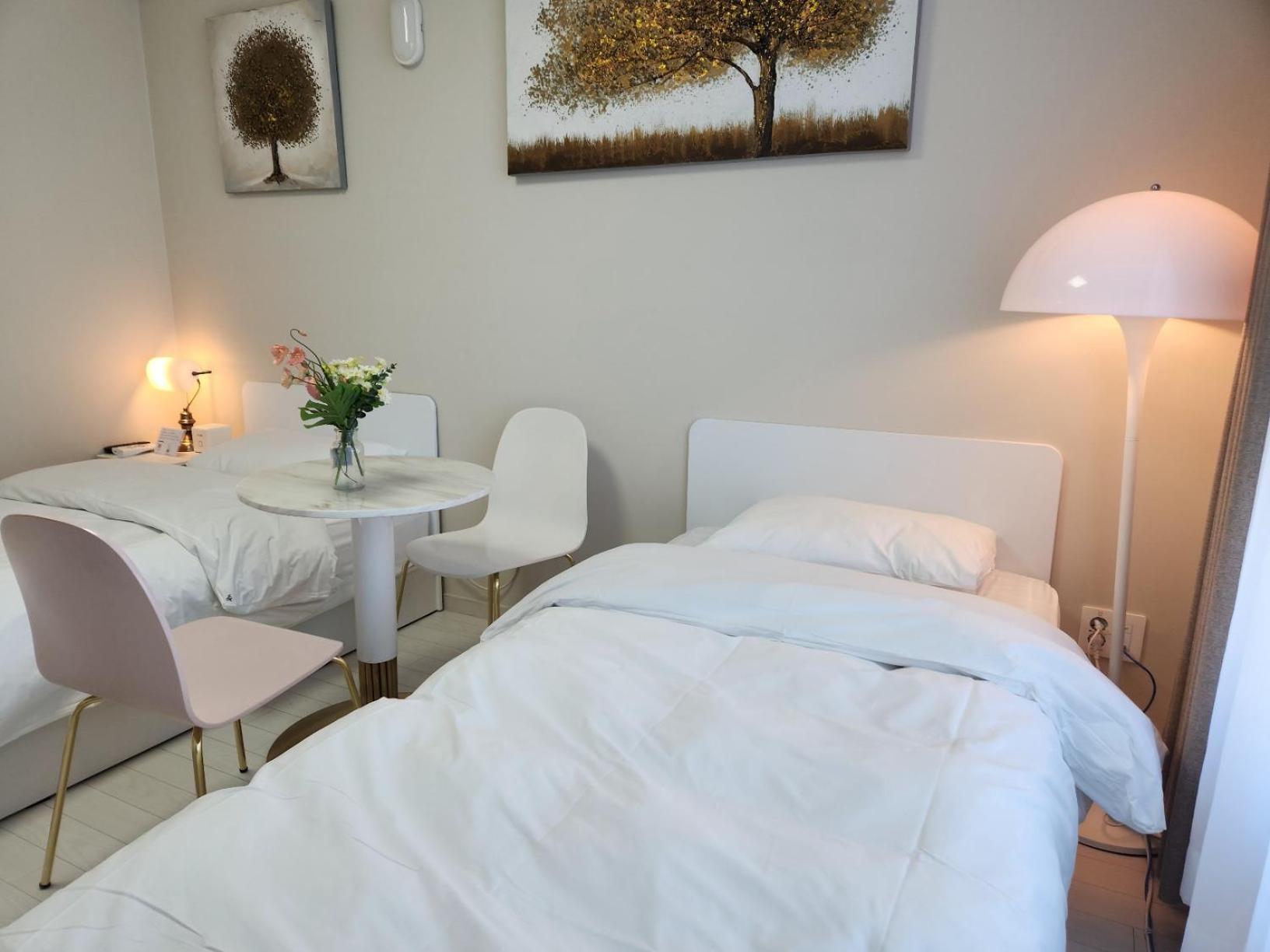 Daegu Star B&B Dsr Hotel Lily Room photo